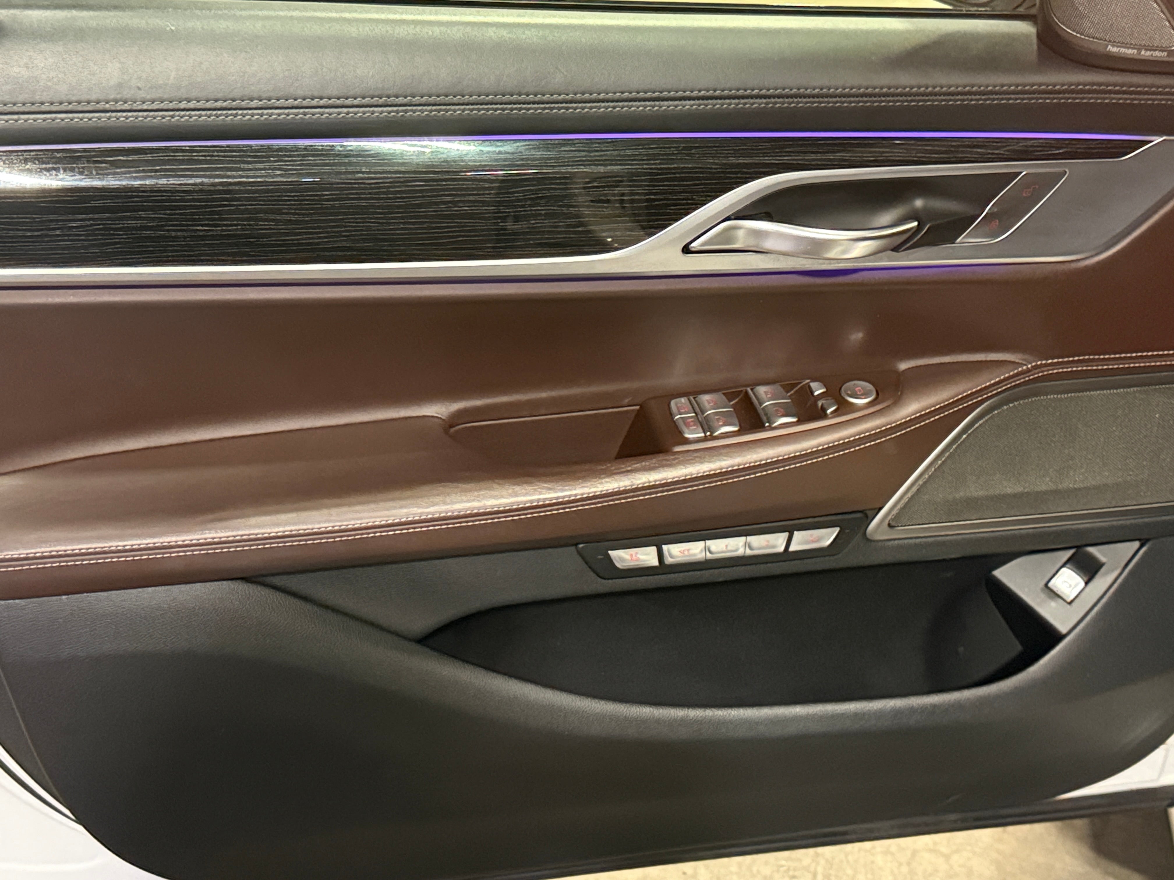 bmw 7 series 2017 WBA7F0C38HGM22195 image bmw 7 series 2017 WBA7F0C38HGM22195 image